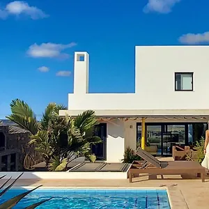 villa-nueva-2-with-private-pool.hotelsfuerteventura.org/